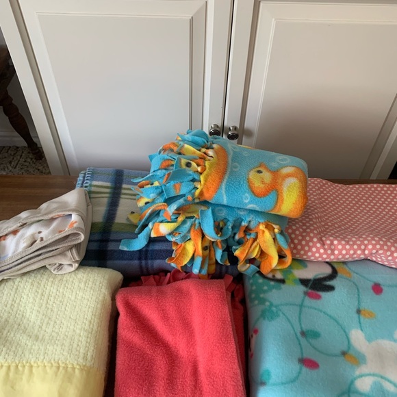 Lot of 6 baby blankets very clean - Picture 4 of 14